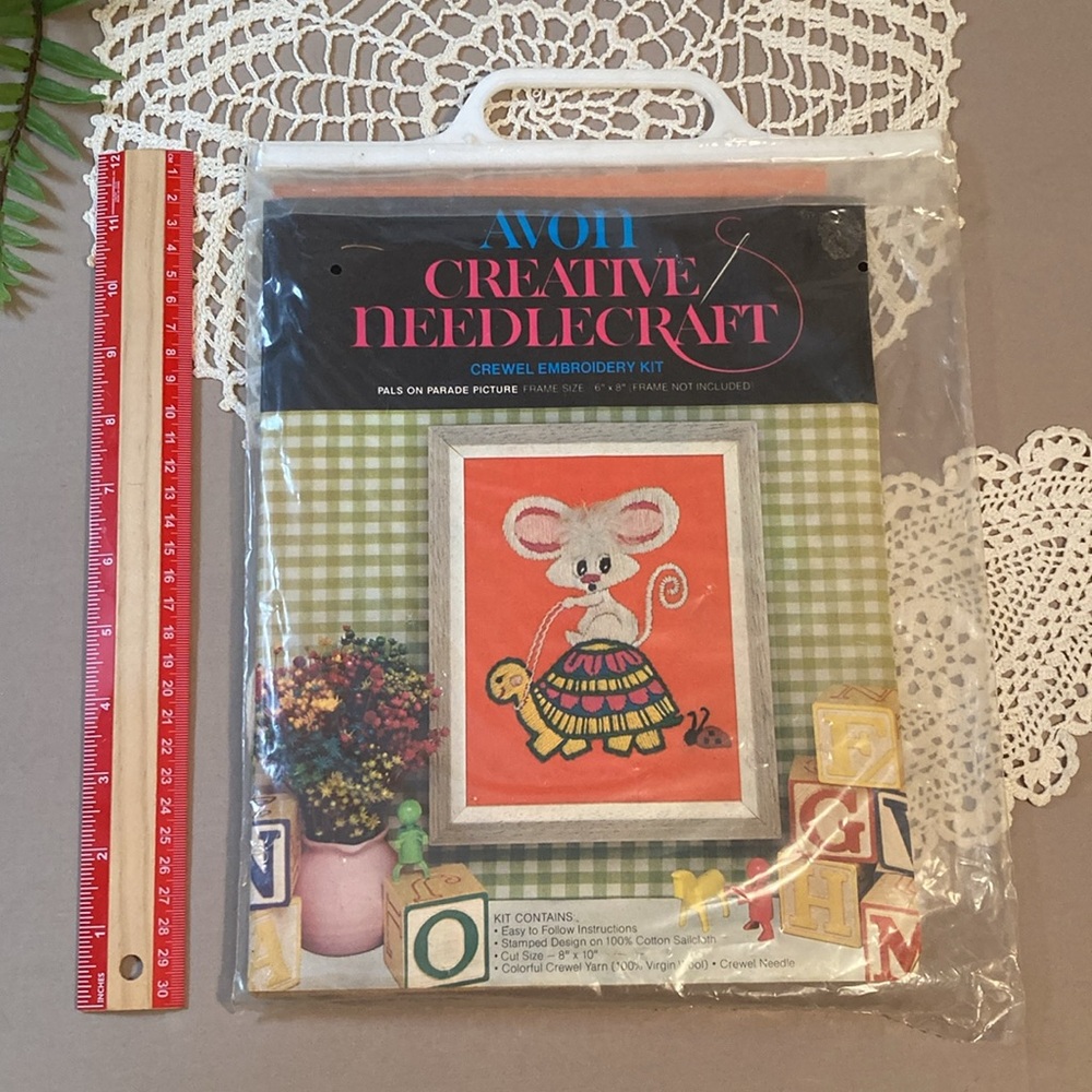 Vintage 1974 Avon Crewel Embroidery Kit Mouse Turtle Ladybug Unopened - Picture 10 of 11